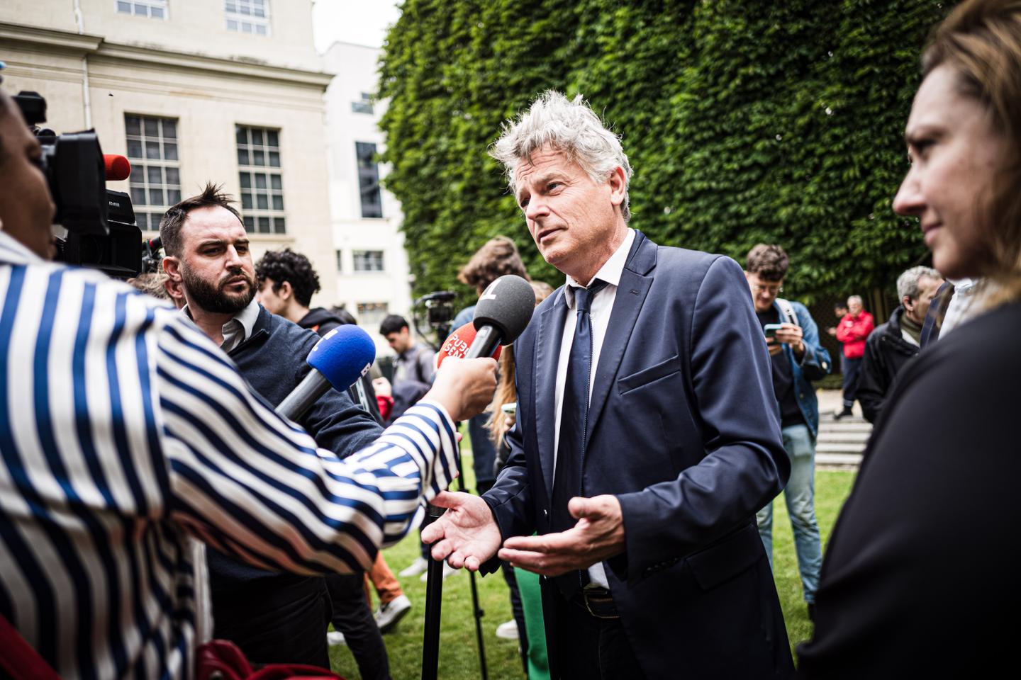 French elections: Communist leader unseated by far right