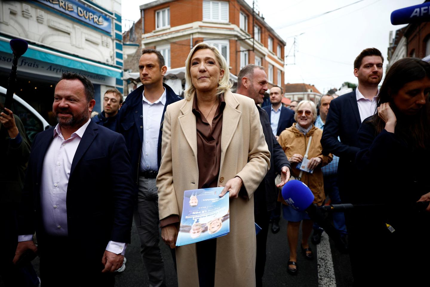 Le Pen pledges to form 'unity government' if far-right party wins parliamentary elections