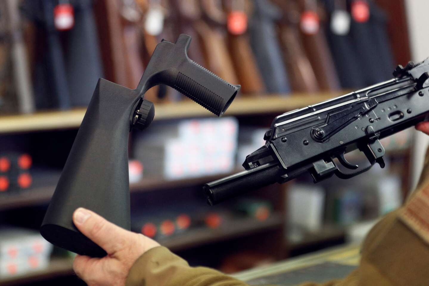 La Corte Suprema revoca il divieto sui titoli che trasformano i fucili in mitragliatrici