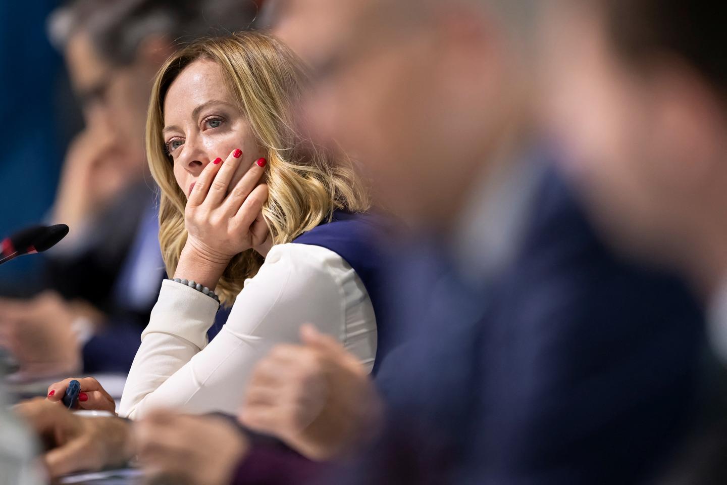 “Il processo di smantellamento della democrazia liberale in Italia somiglia ad una coperta”