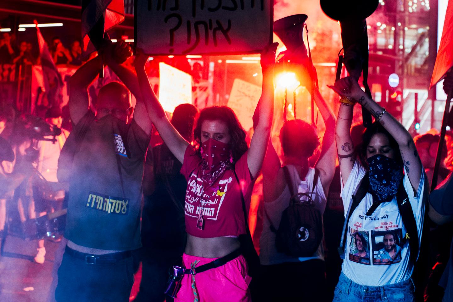 'This government must be changed,' say anti-Netanyahu protesters in Tel Aviv