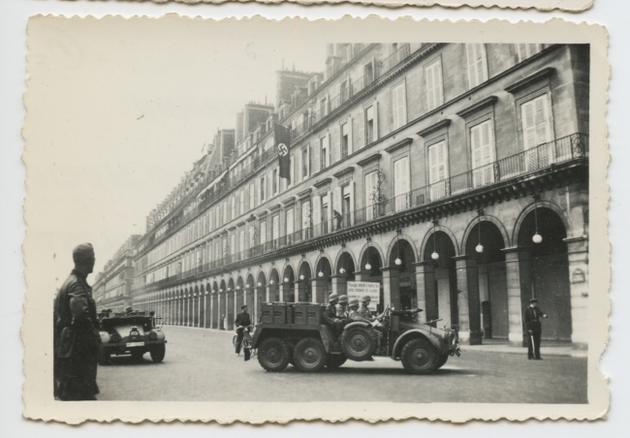 "Rue de Rivoli, the German flag is flying, the street is deserted, only our protectors are out and about, view taken on June 30, 1940, 4:30 pm," reads the back of the image, from the album found by Stéphane Colaux.