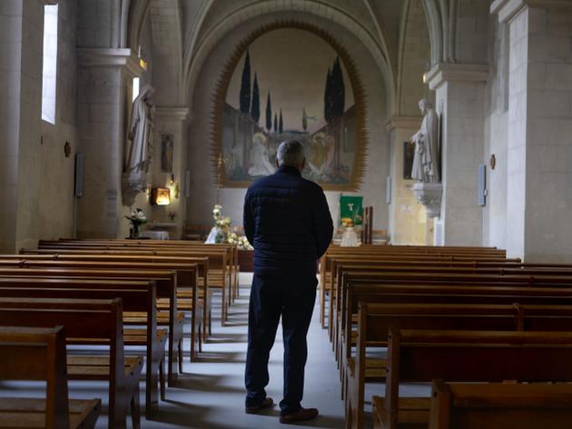 Alain Le Moullec, 62 ans, ne sait pas encore pour qui il va voter aux législatives. « On est perdus. On cherche le choix raisonnable. La gauche a un projet destructeur pour la société. Le RN, lui, n’a pas les compétences dans le domaine économique. Sauront-ils s’entourer de technocrates ? » Il n’exclut pas de voter pour eux, mais « n’est pas sûr de ne pas avoir mauvaise conscience », après son vote. Cholet, le 16 juin 2024.
