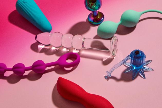 Galet vibrant, chaîne anale, dildo, cône vibrant, plug, boules de Kegel, pieuvre vibrante, chez Passage du Désir. 