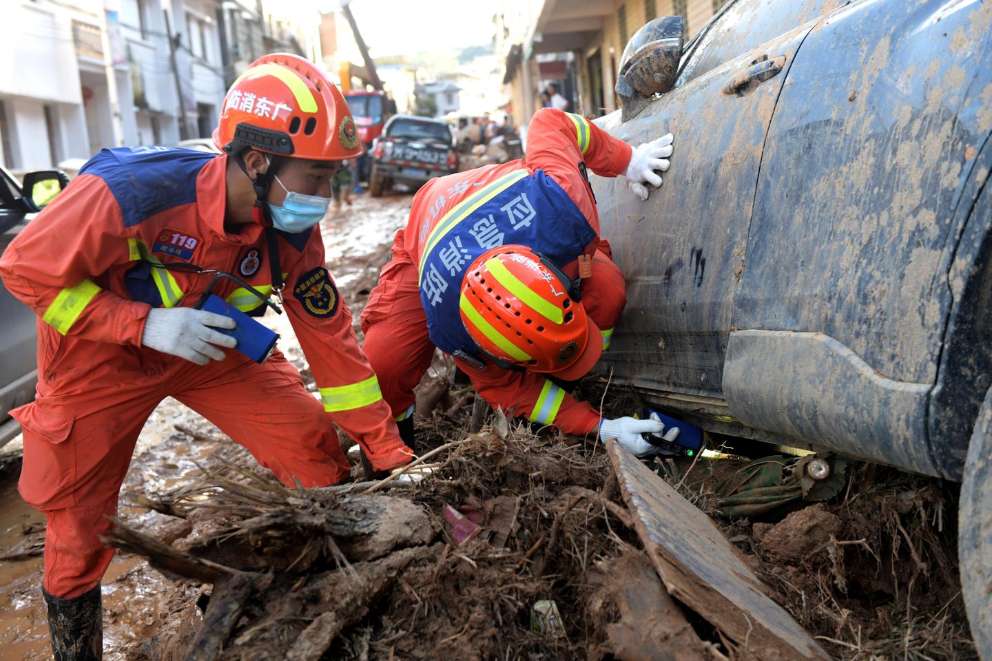 中国南部の洪水で38人死亡