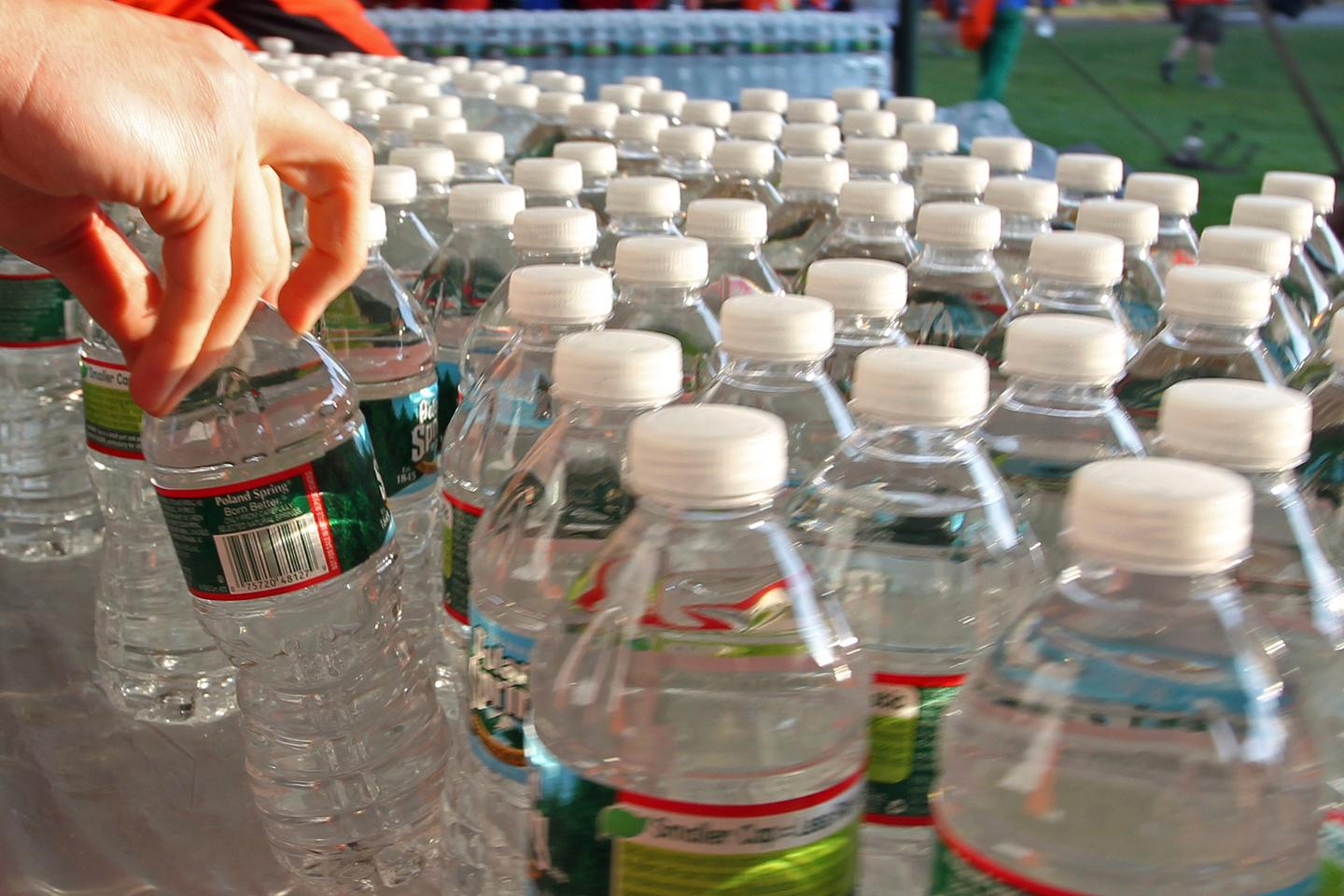 米国政府は2035年までに使い捨てプラスチックの使用をやめたいと考えている