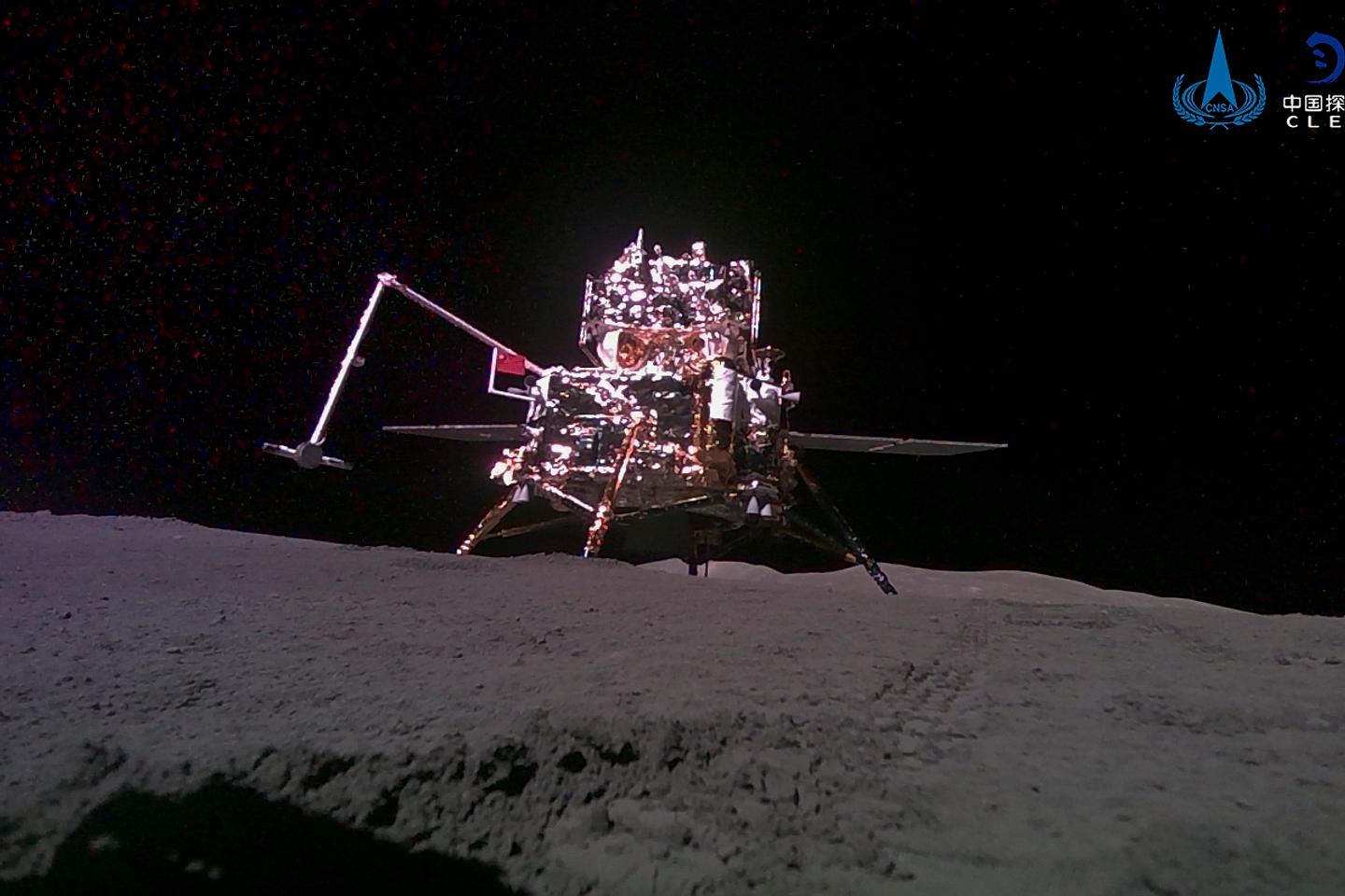 De Chinese Chang’e-6-sonde keert terug naar de aarde met nooit eerder geziene monsters van de andere kant van de maan