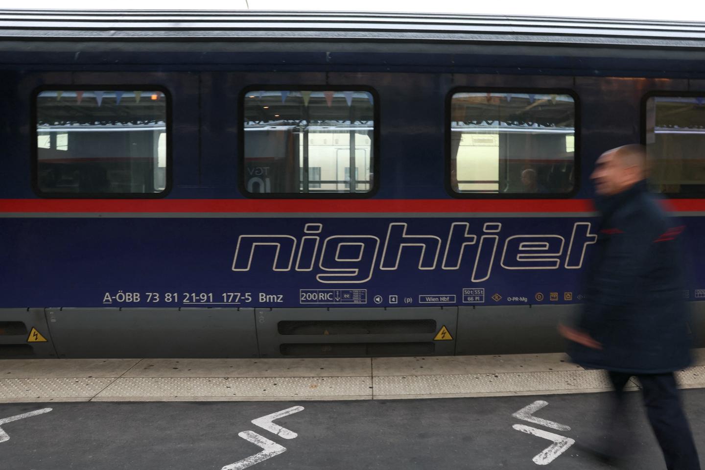 Paris-Berlin night train temporarily suspended
