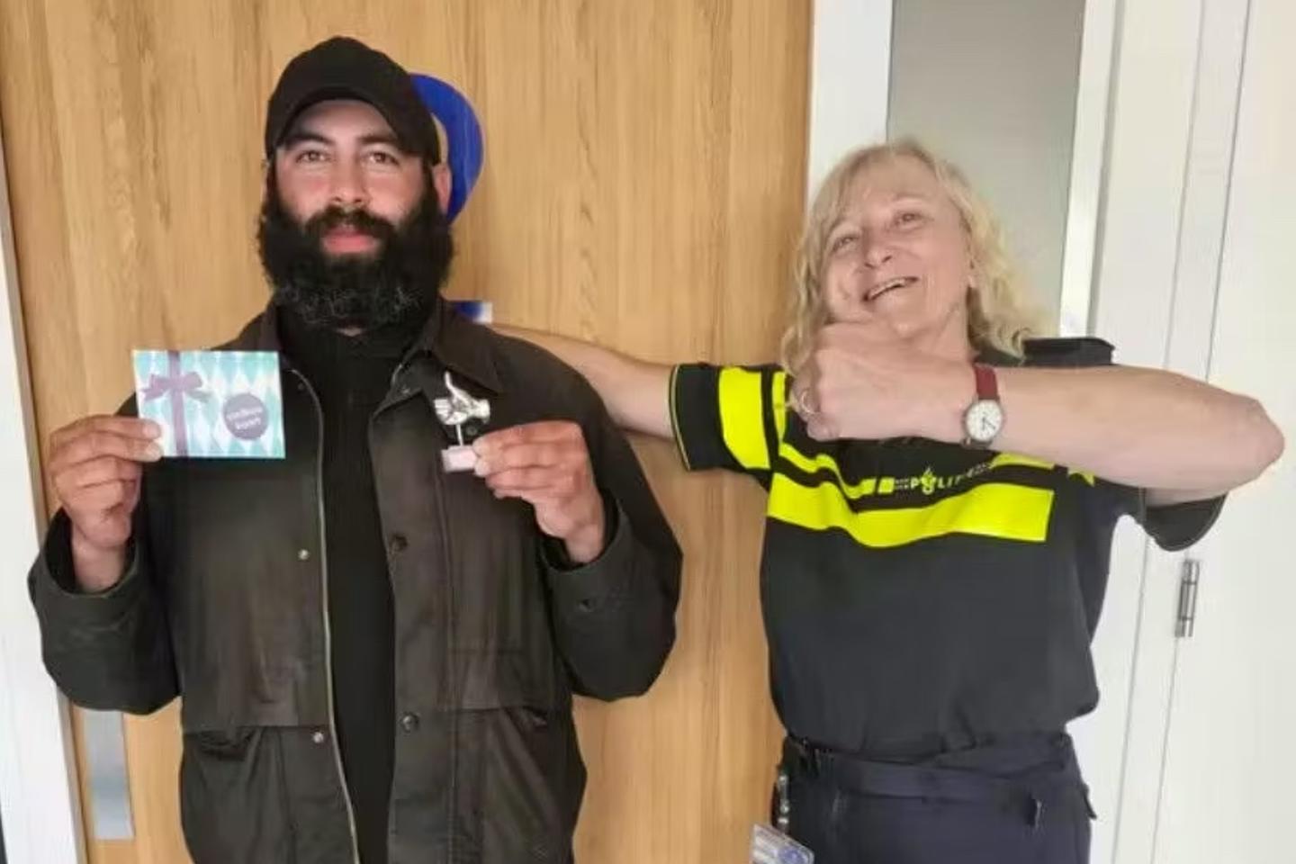 In Nederland werd €34.000 ingezameld voor de ‘eerlijke’ dakloze Hajjar Al-Ali.