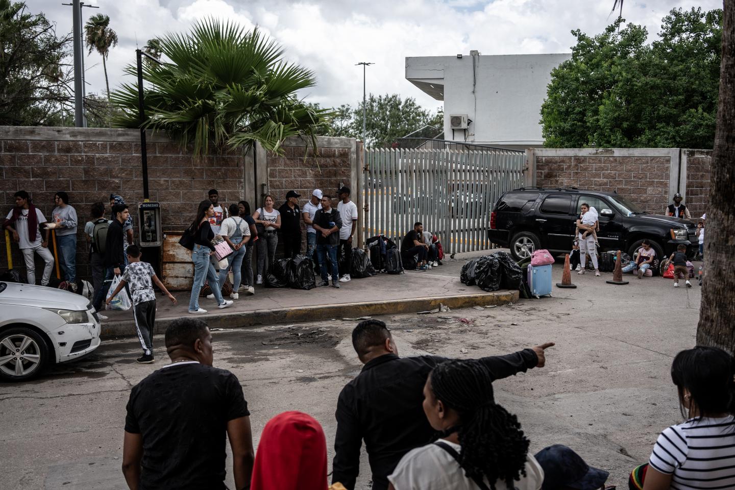 Between Mexico and Texas, the despair of migrants dependent on the US election