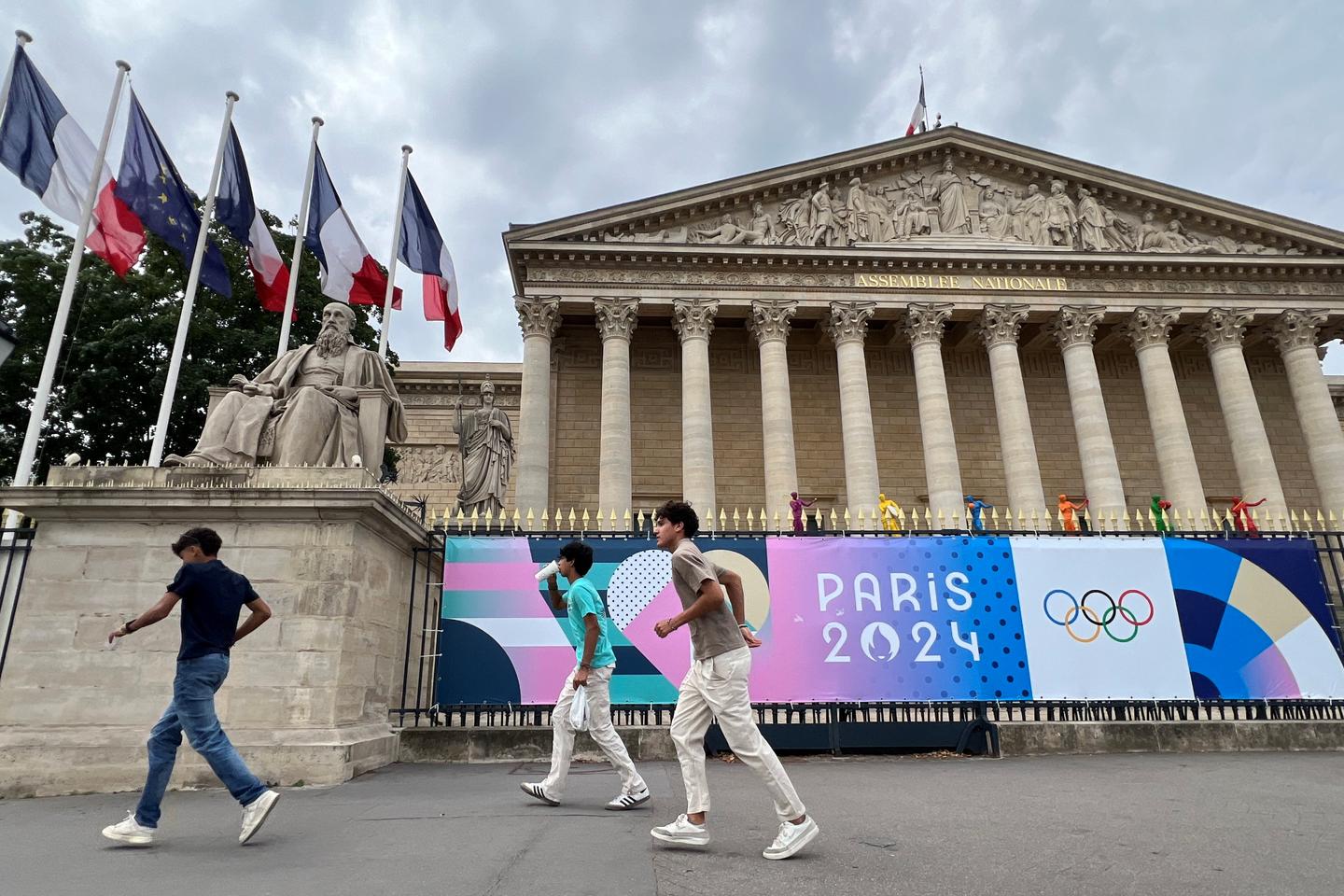 French elections: Why is France facing a political deadlock?