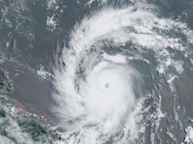 Questa immagine della National Oceanic and Atmospheric Administration (NOAA) degli Stati Uniti mostra l'uragano Beryl il 30 giugno 2024.