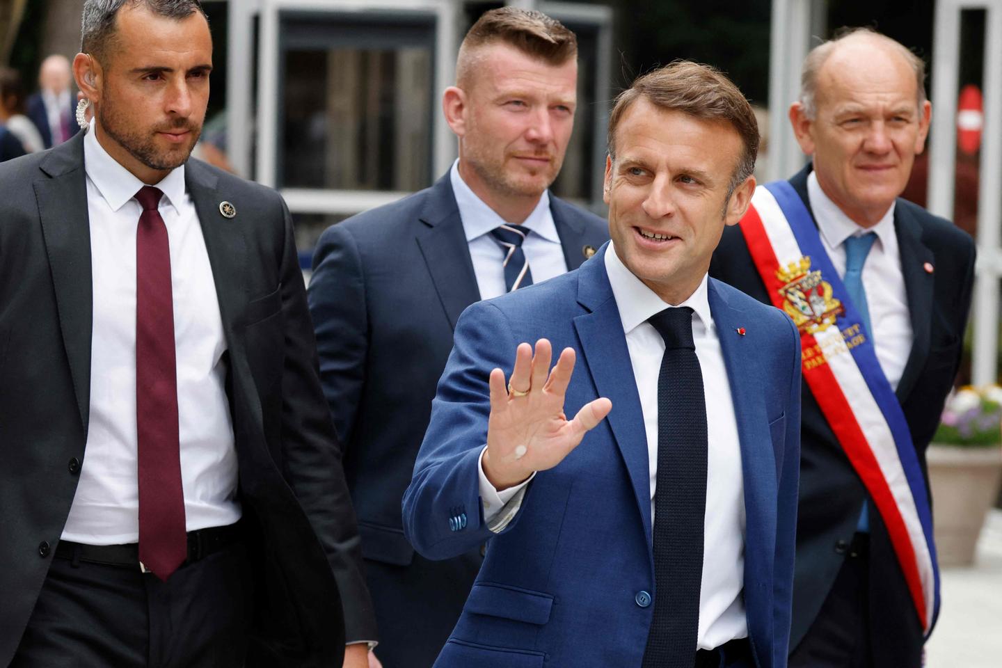 French elections: First round turnout at noon higher than in 2022
