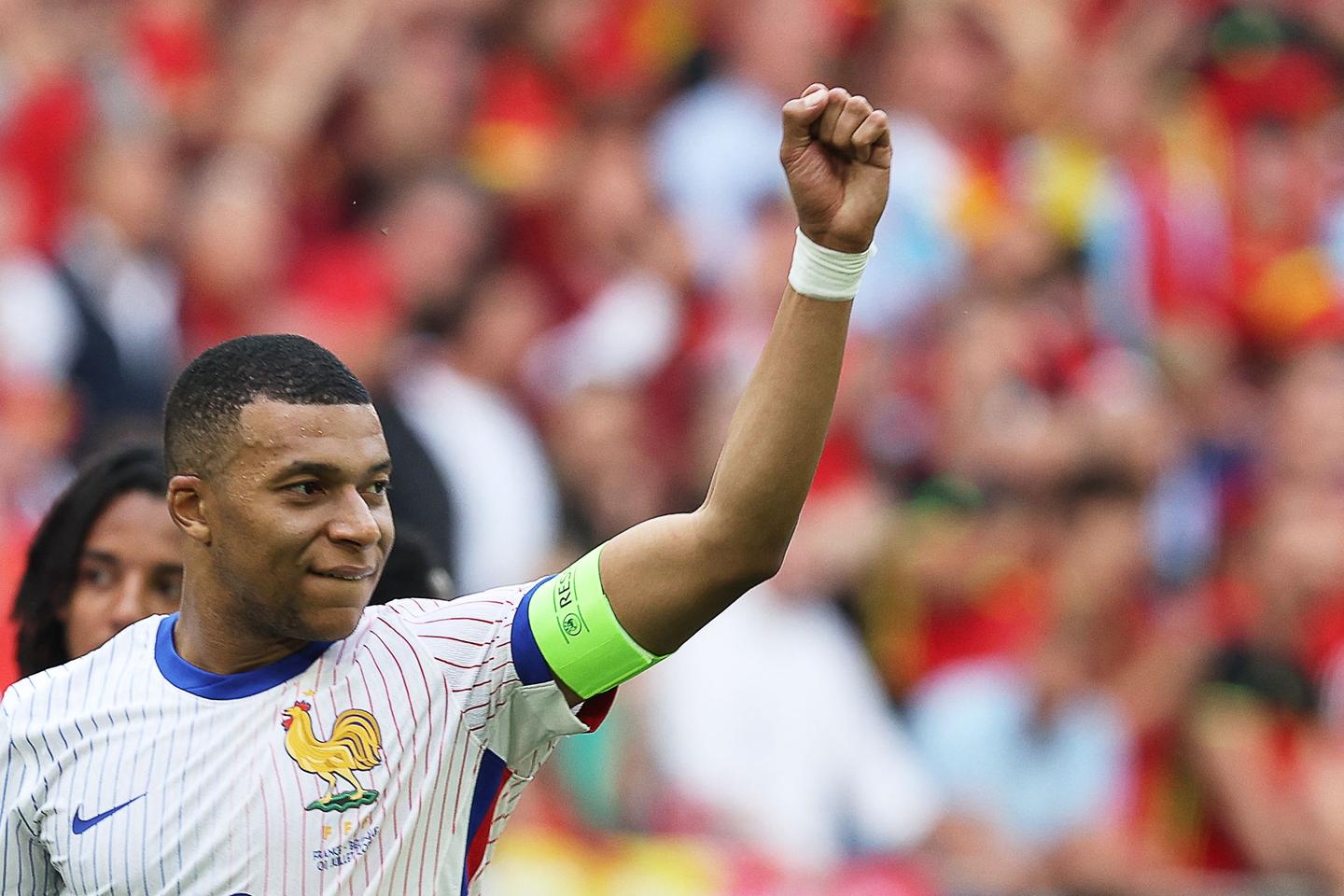 French elections: Mbappé says voting is 'urgent' after 'catastrophic' results