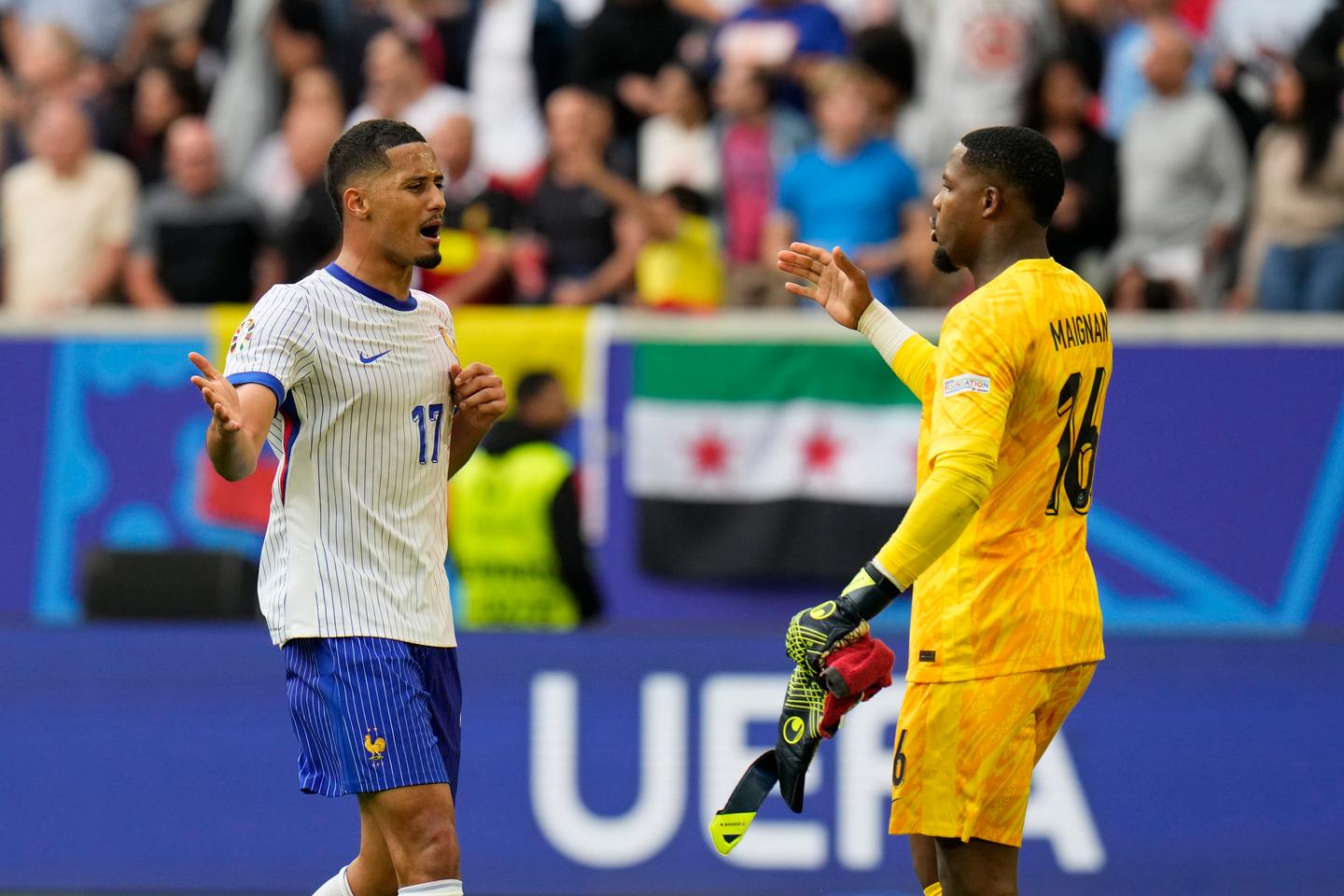 Euro 2024 : en &eacute;quipe de France, qualifi&eacute;e pour les quarts de finale, la parole est &agrave; la d&eacute;fense