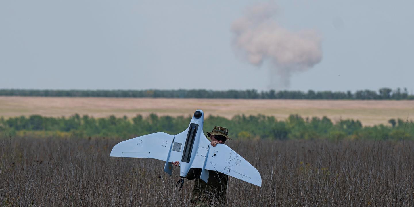 El ataque con drones de Ucrania provocó un incendio en un depósito de explosivos ruso, dice Moscú