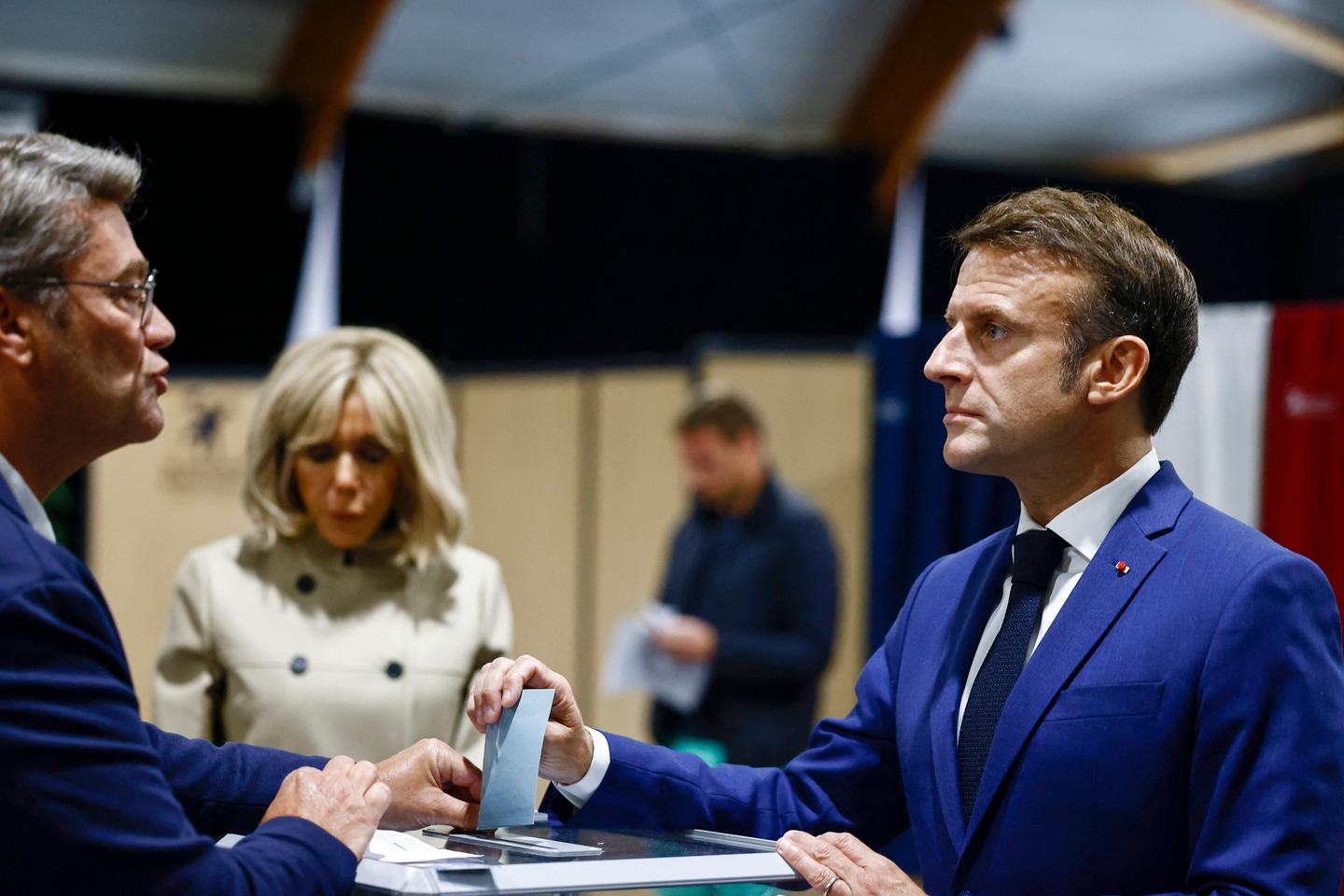 French elections: 'It's not the first time Macron opportunely remembers about the republican front'