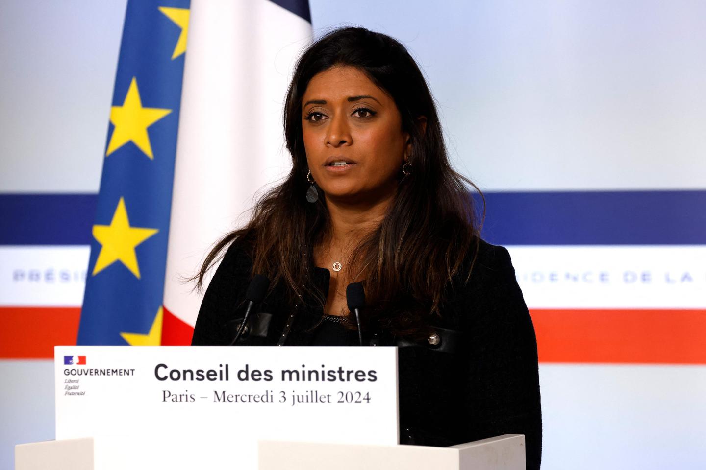 French elections: Government spokesperson attacked on campaign trail