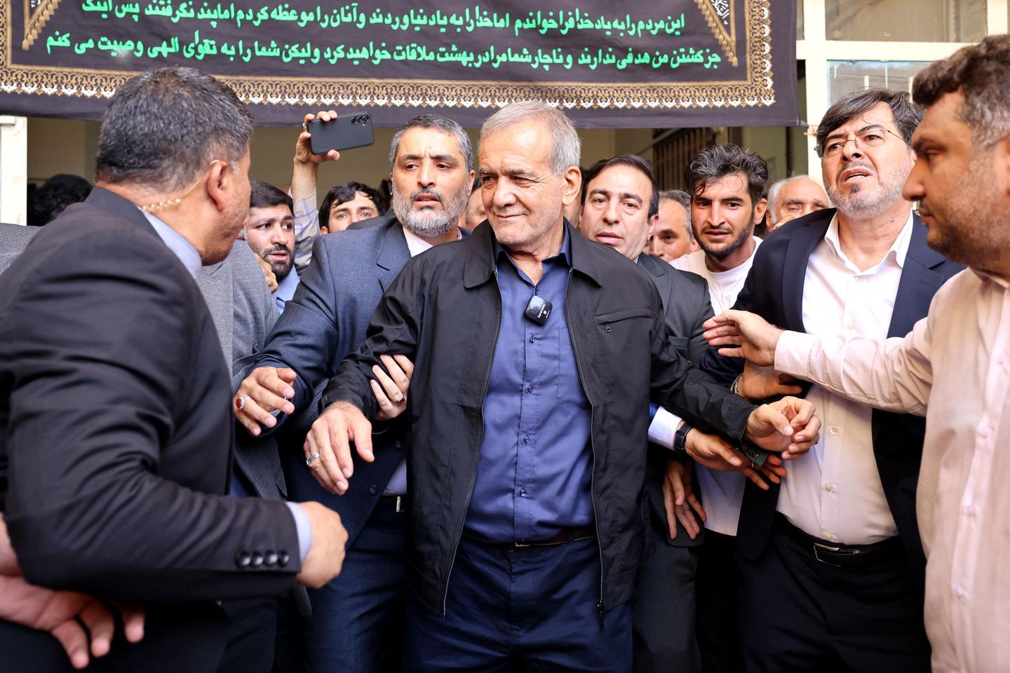 Iranian presidential election: Reformist candidate wants to bring country out of isolation