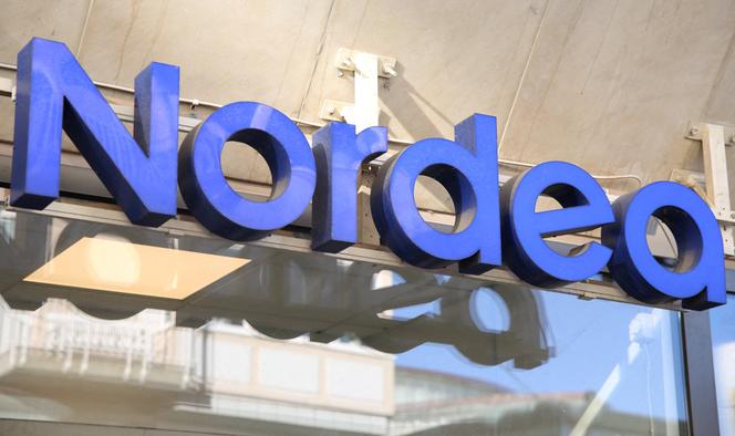 Le logo de Nordea au-dessus de l’une de ses filiales à Lund en Suède, le 16 octobre 2023.
