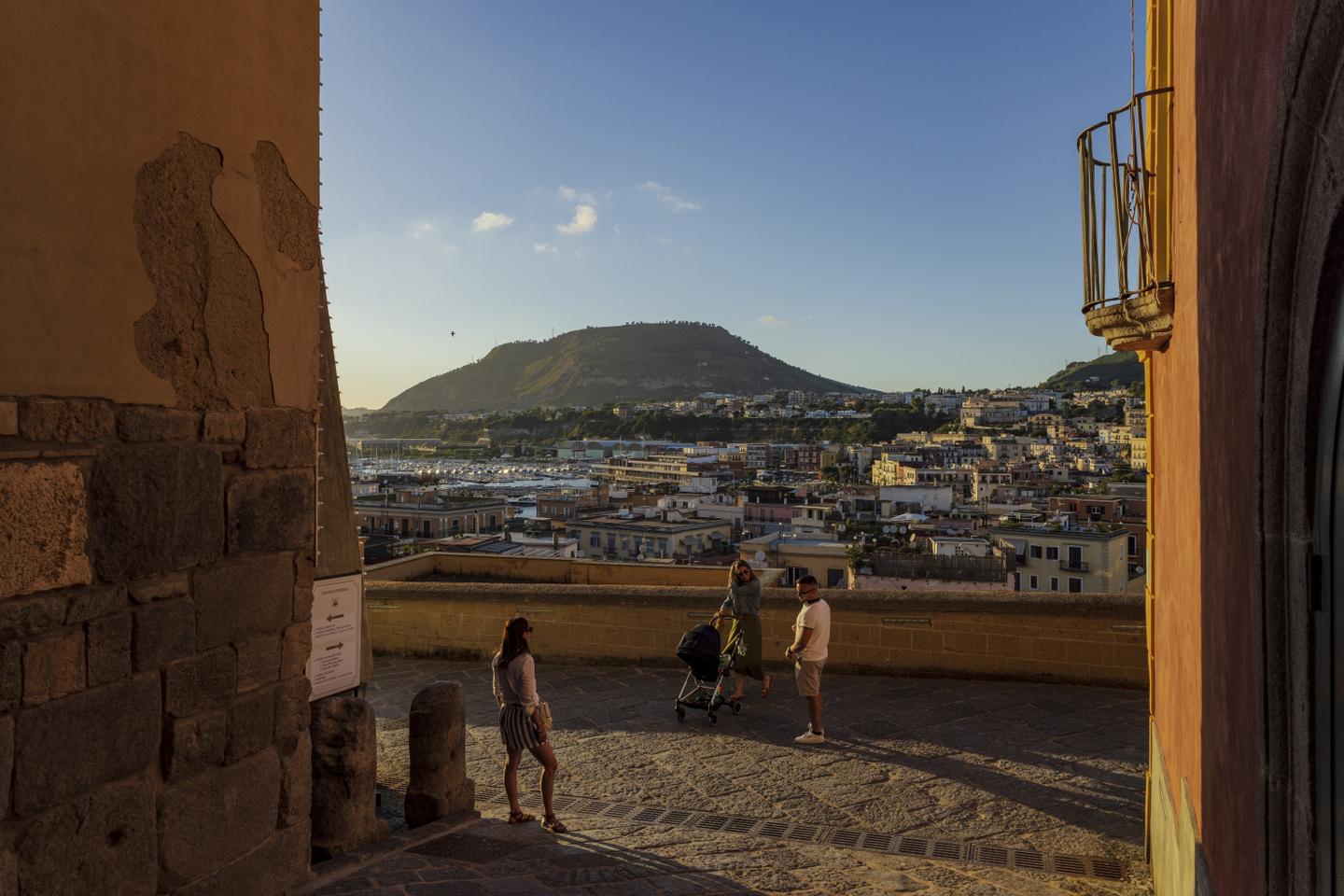 Near Naples, renewed seismic activity deepens distrust