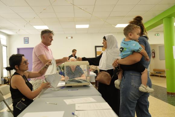 Ambiance de vote à l’école Air-Bel, dans le 12e arrondissement de Marseille.