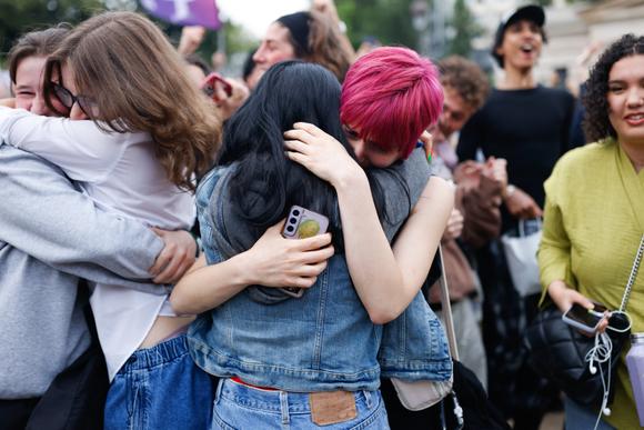 Pendant la soirée électorale de LFI, à La Rotonde Stalingrad, à Paris, le 7 juillet 2024.