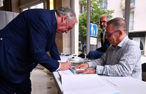 François Bayrou, président du MoDem, a voté à Pau, ville dont il est le maire, le 7 juillet 2024.