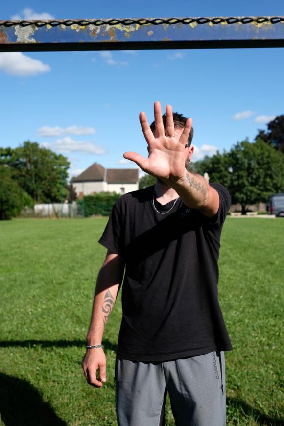 Alexis A., 30 ans, chef d’entreprise, a voté RN. A la sortie du bureau de vote des Avenières, dans la 6ᵉ circonscription de l’Isère, le 7 juillet 2024.