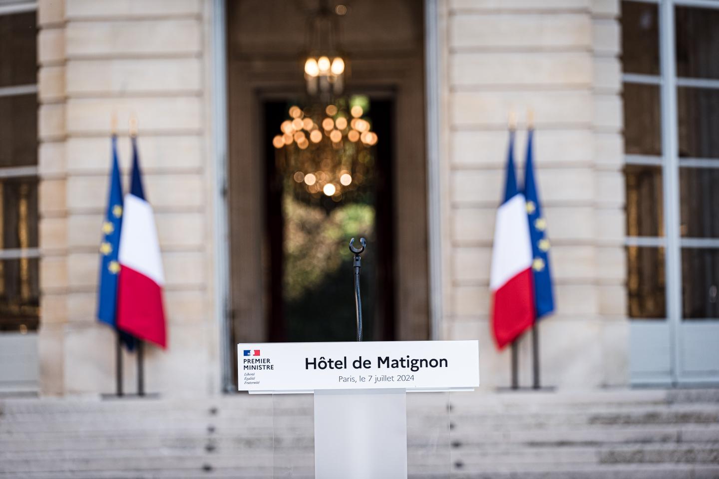 French elections: Macron avoids debacle and bides time