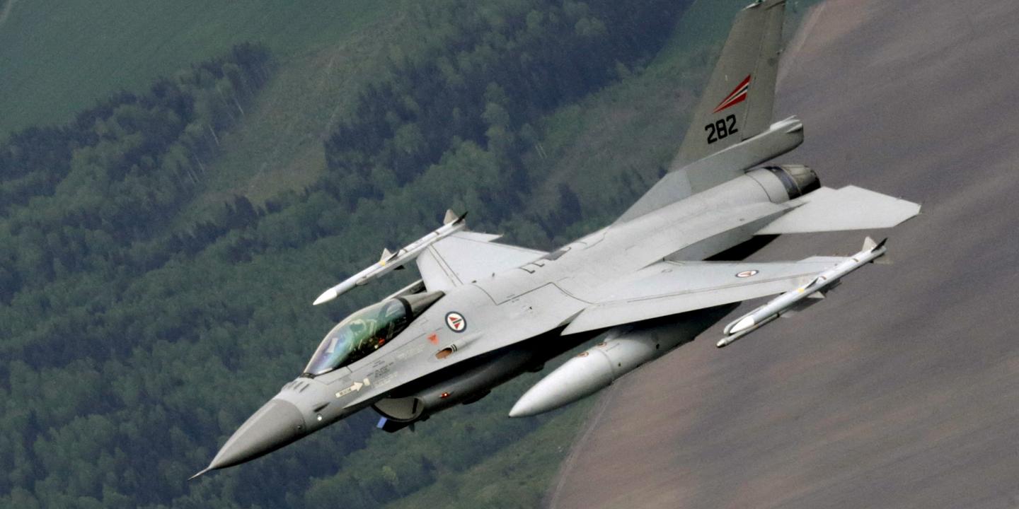 Die NATO-Staaten hätten mit der Verlegung von F-16-Flugzeugen in die Ukraine begonnen, gab der US-Außenminister bekannt