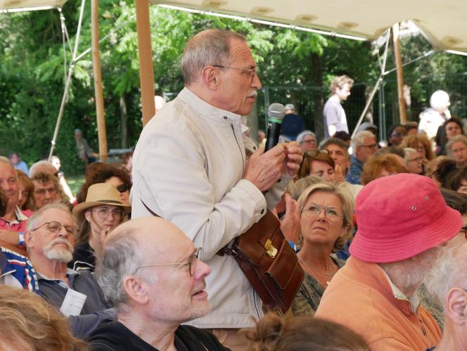 Lors de la conférence sur l'immigration, au Festival International de journalisme, à Couthures-sur-Garonne (Lot-et-Garonne), le 12 juillet 2024.