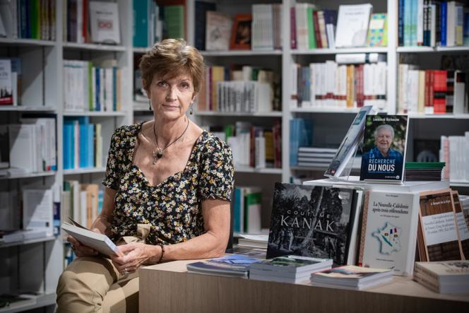 Cathie Manné dans sa librairie, Calédo Livres, à Nouméa, le 5 juin 2024.