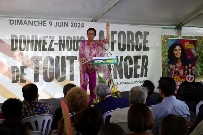 Huguette Bello, présidente du Conseil régional de La Réunion, lors d’une réunion de campagne de La France insoumise (LFI) à Saint-Gilles-les-Bains (La Réunion) le 6 avril 2024.