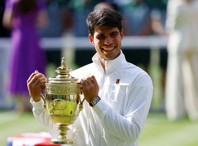 Carlos Alcaraz a disposé de Novak Djokovic, dimanche 14 juillet, pour signer un deuxième succès consécutif à Wimbledon. 