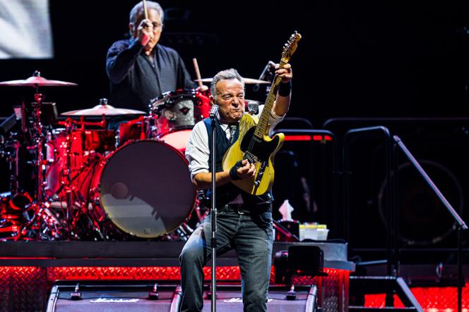 Bruce Springsteen et le E Street Band lors d'un concert à la Strawberry Arena de Stockholm le 15 juillet 2024. 