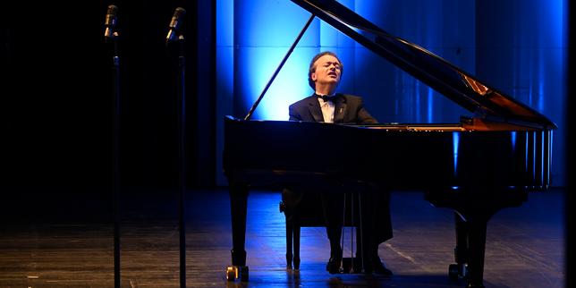 A Montpellier, deux récitals aux antipodes avec jeune violoniste l’après-midi et star du piano le soir