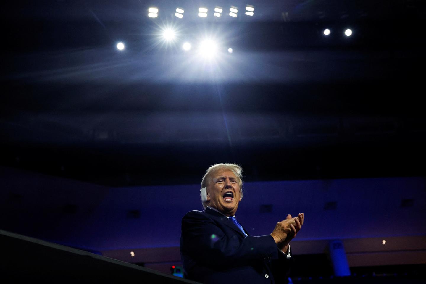 Donald Trump urges Taiwan to 'pay for its defense'