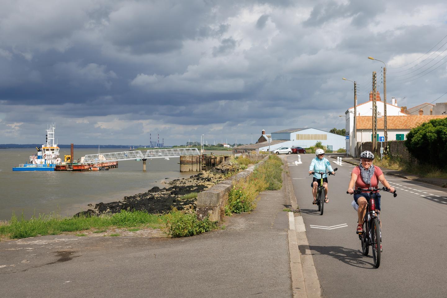 Tourisme l itinerance a velo conquiert un nouveau public