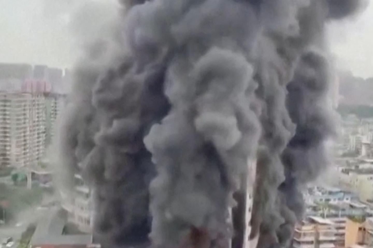 A fire kills 16 people at a shopping mall in southwestern China