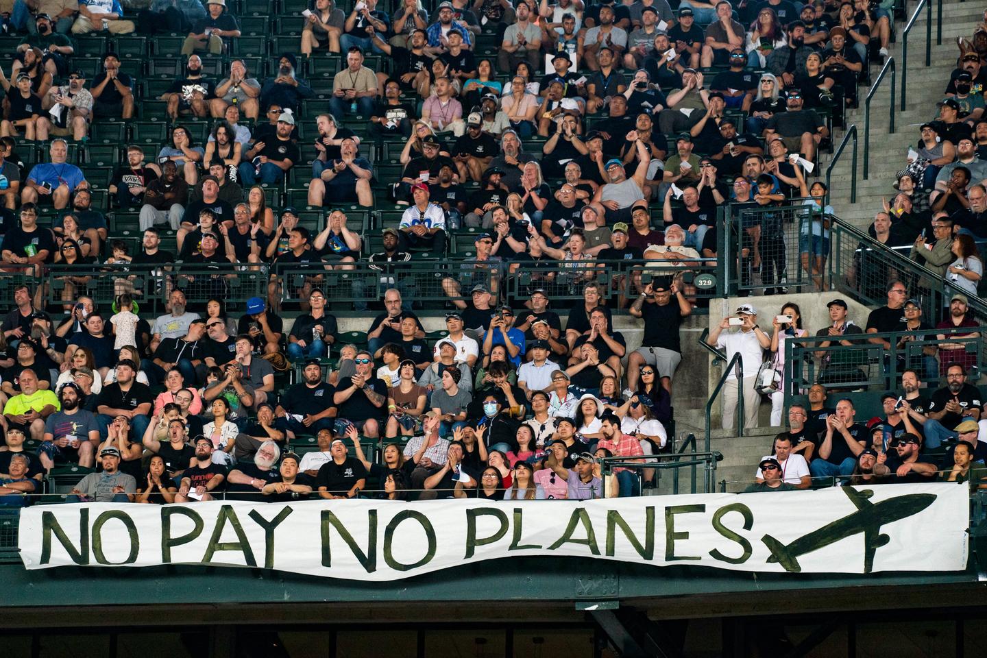 Boeing workers vote to authorize a massive strike – Technologist