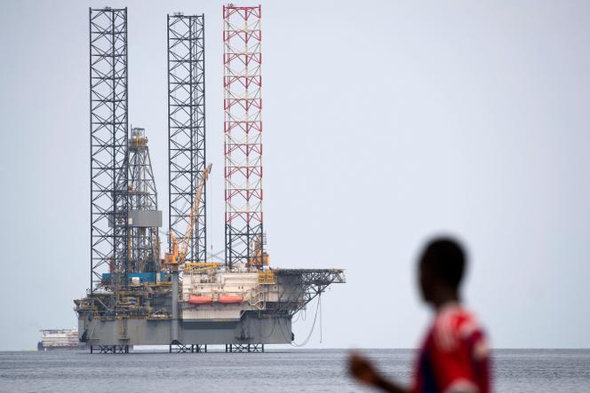 Une plateforme pétrolière au large de Port-Gentil, au Gabon, en janvier 2017.