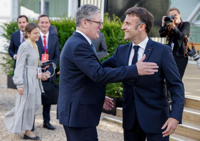 Emmanuel Macron e il primo ministro britannico Keir Starmer a Woodstock, vicino a Oxford, Inghilterra, 18 luglio 2024.