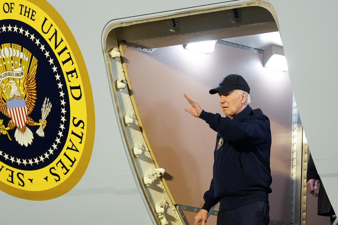 Biden nears crunch point as pressure grows to drop out