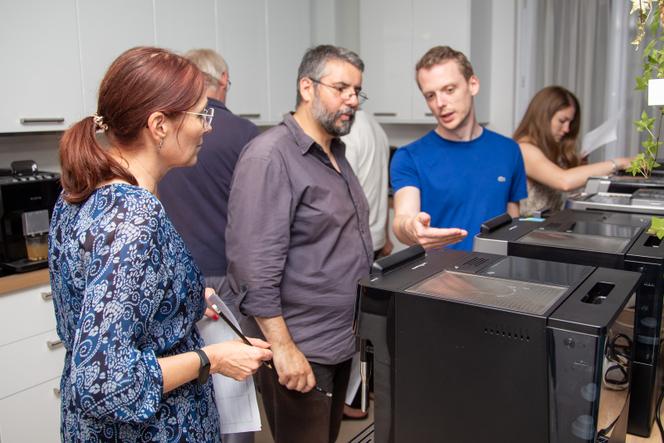 Les 7 membres du jury ont évalué le design, l’ergonomie, le niveau sonore et le rapport qualité/prix de chaque machine à café.