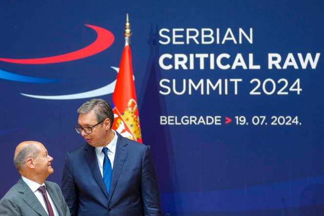 Le chancelier allemand, Olaf Scholz (à gauche), et le président serbe, Aleksandar Vucic, à Belgrade, en Serbie, le 19 juillet 2024.