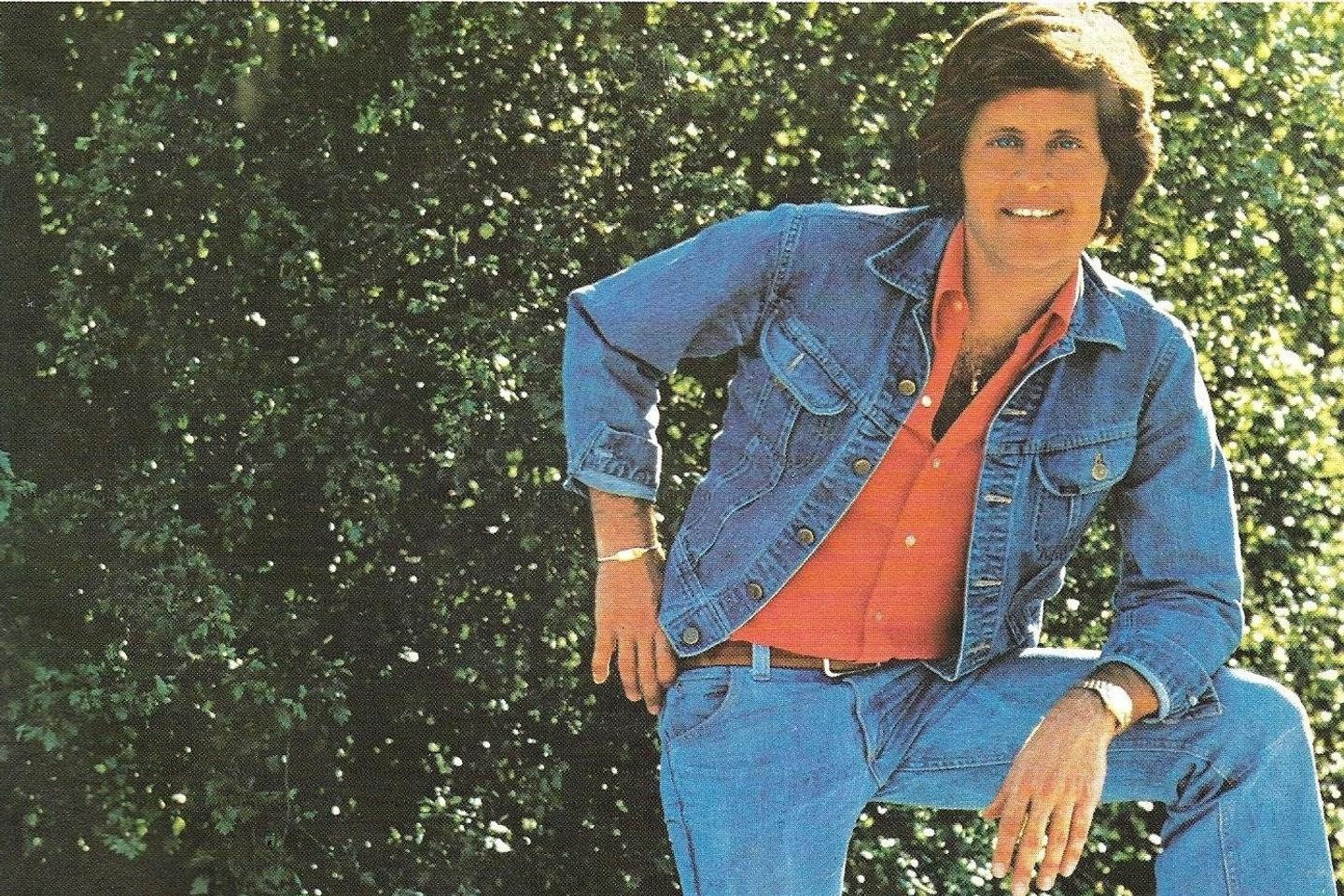 ジョー・ダッシン版の「インディアン・サマー」にはアフリカはないが、ビーチ、マリー・ローランサン、そして北アメリカの秋が登場する