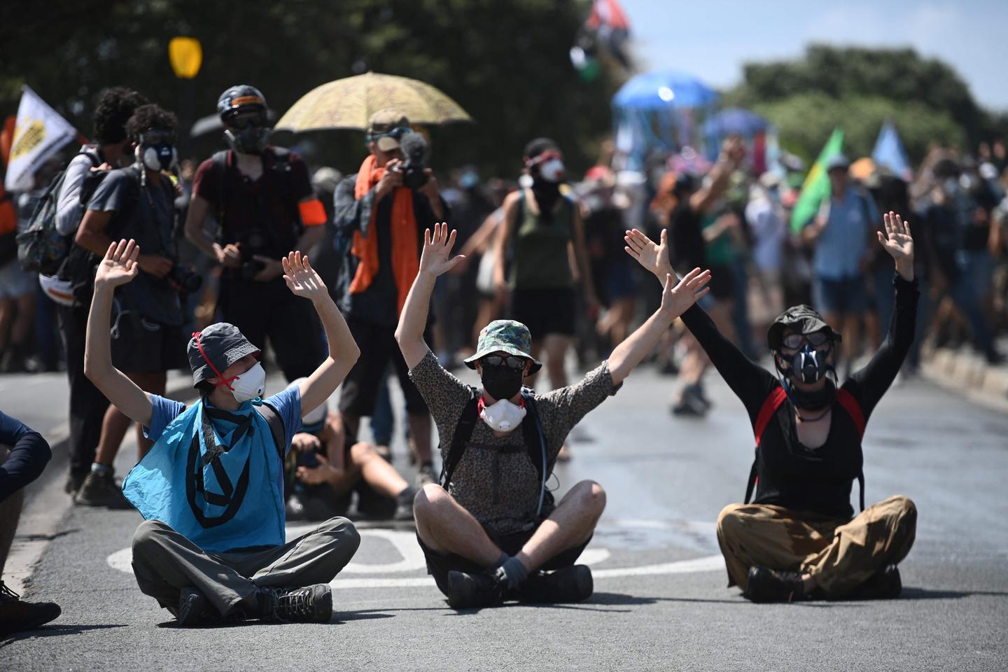 A La Rochelle, les images des manifestations contre les mégabassines
