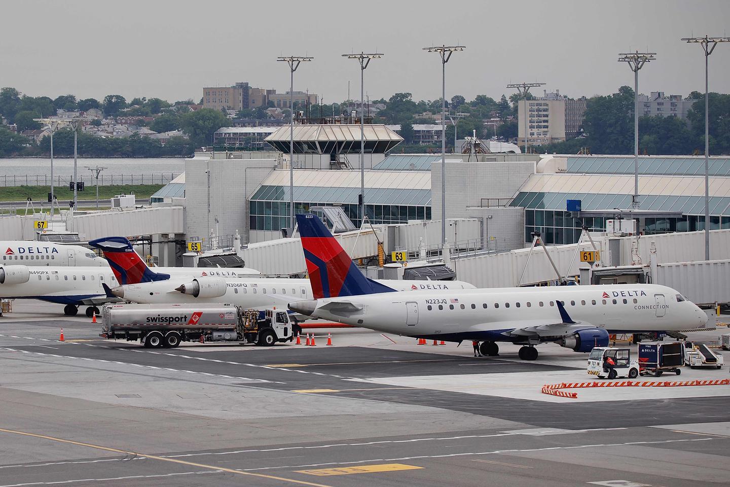 Flights resume after global IT crash wreaks havoc