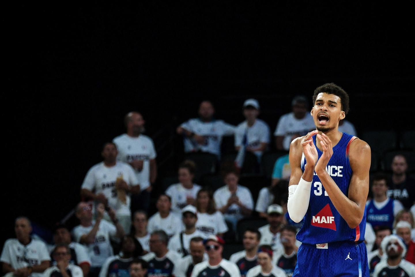 La squadra francese di basket completa la preparazione olimpica con il quarto fallimento consecutivo